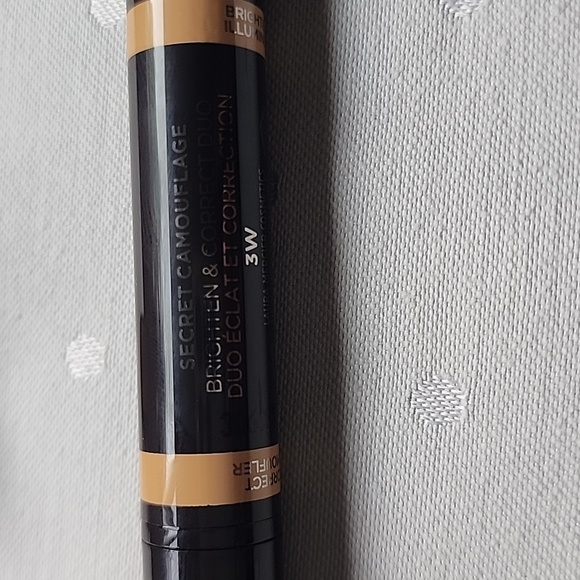 Laura MercierSecret Camouflage Concealer Duo Stick- 3W - Picture 2 of 6